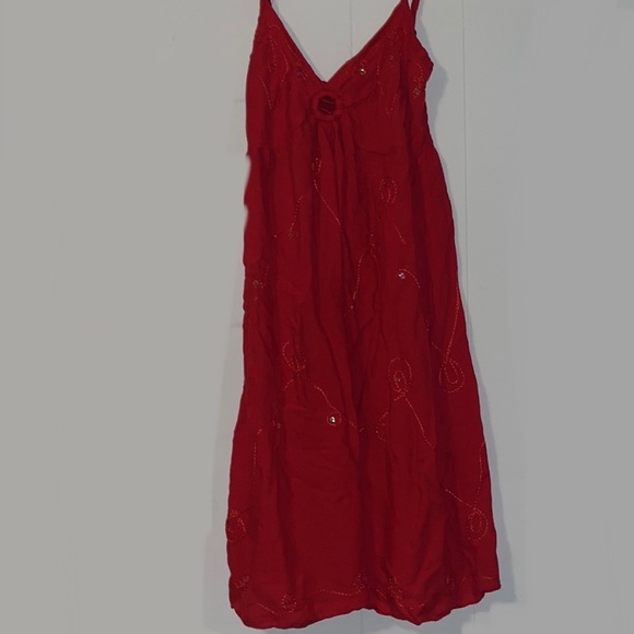 Red Mini Dress. SIZE: No size on dress but fits like a S/M BRAND: Island Planet - Picture 4 of 5